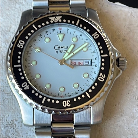 Caravelle men battery water resistant stainless steel date&day - Picture 1 of 9